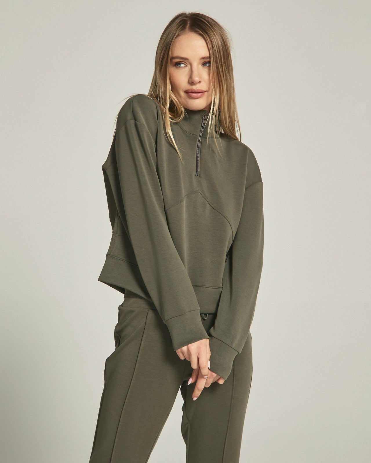 7Diamonds REV™ Crop Quarter-Zip Pullover