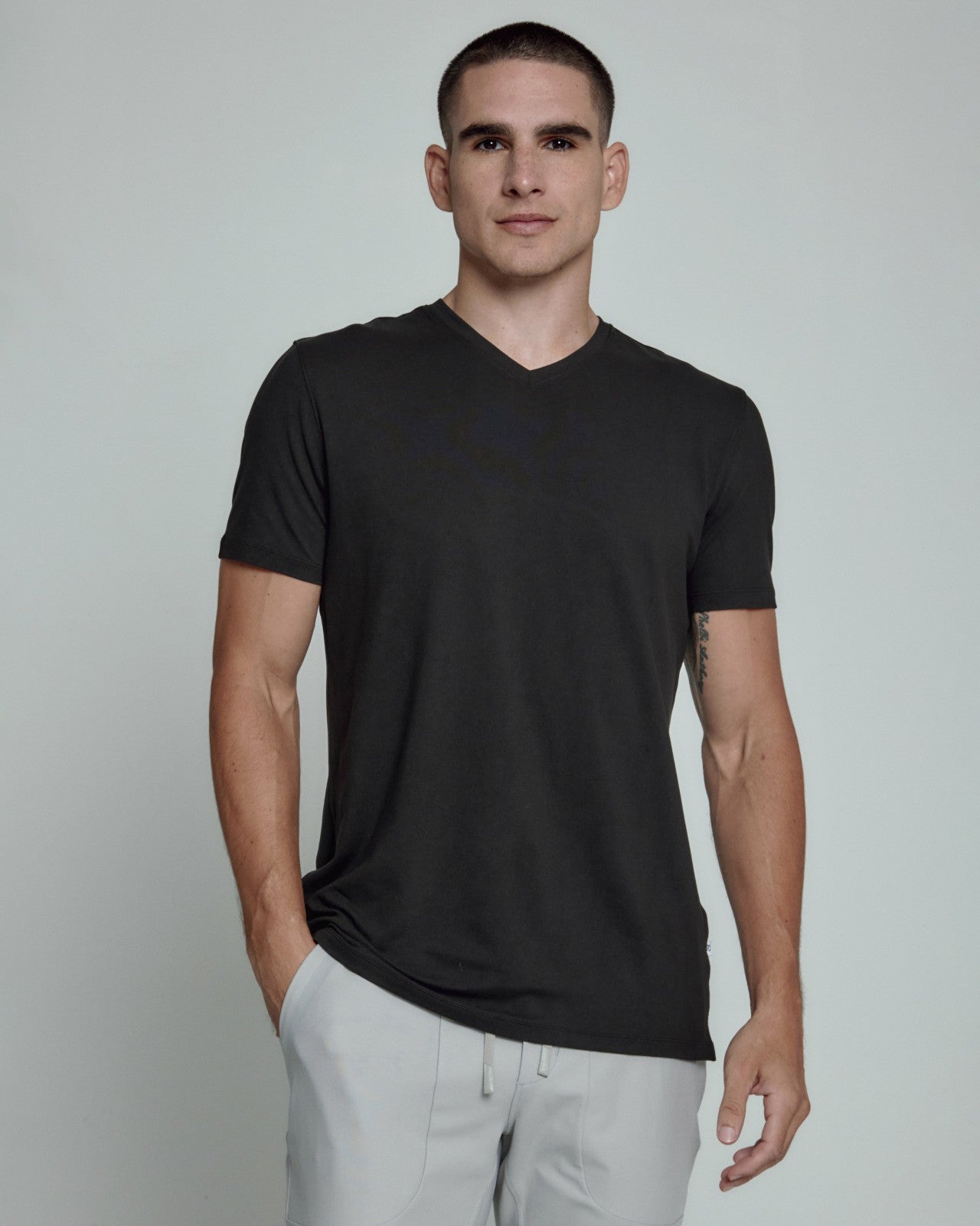 7Diamonds Core V-Neck Tee
