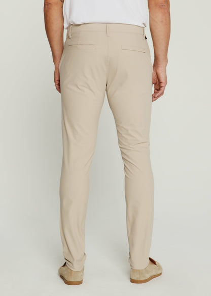 7Diamonds Infinity™ Chino Pant