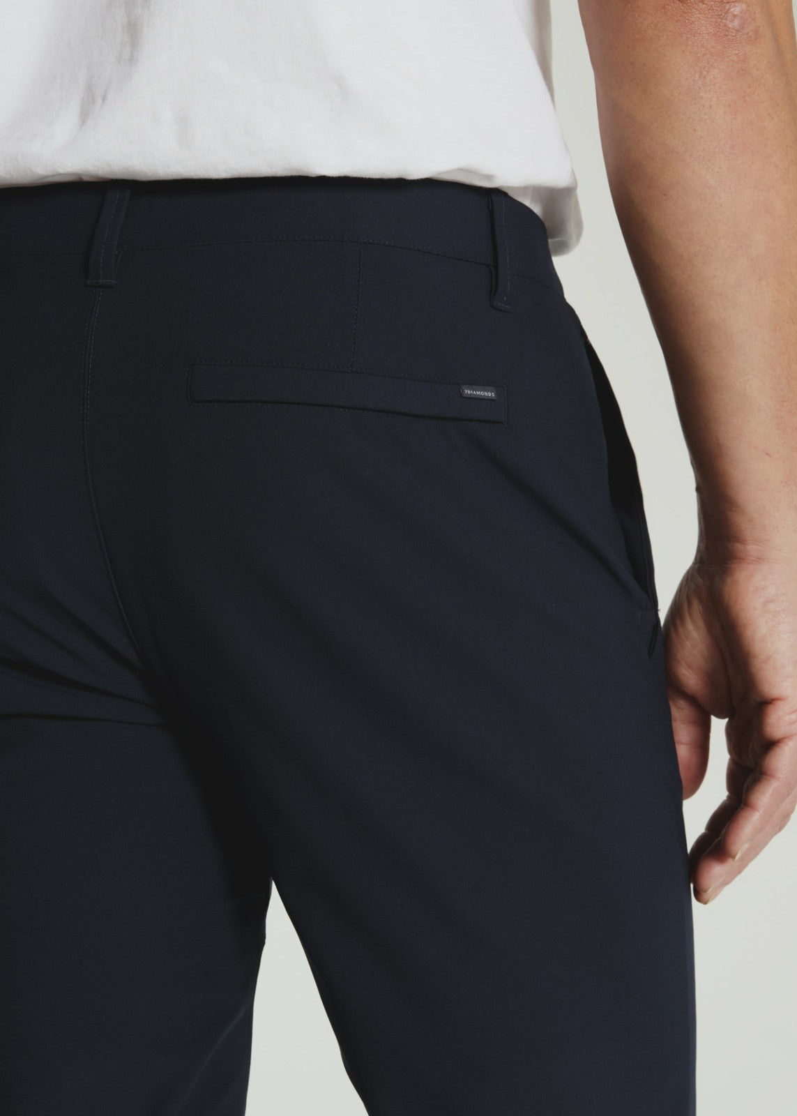 7Diamonds Infinity™ Chino Pant