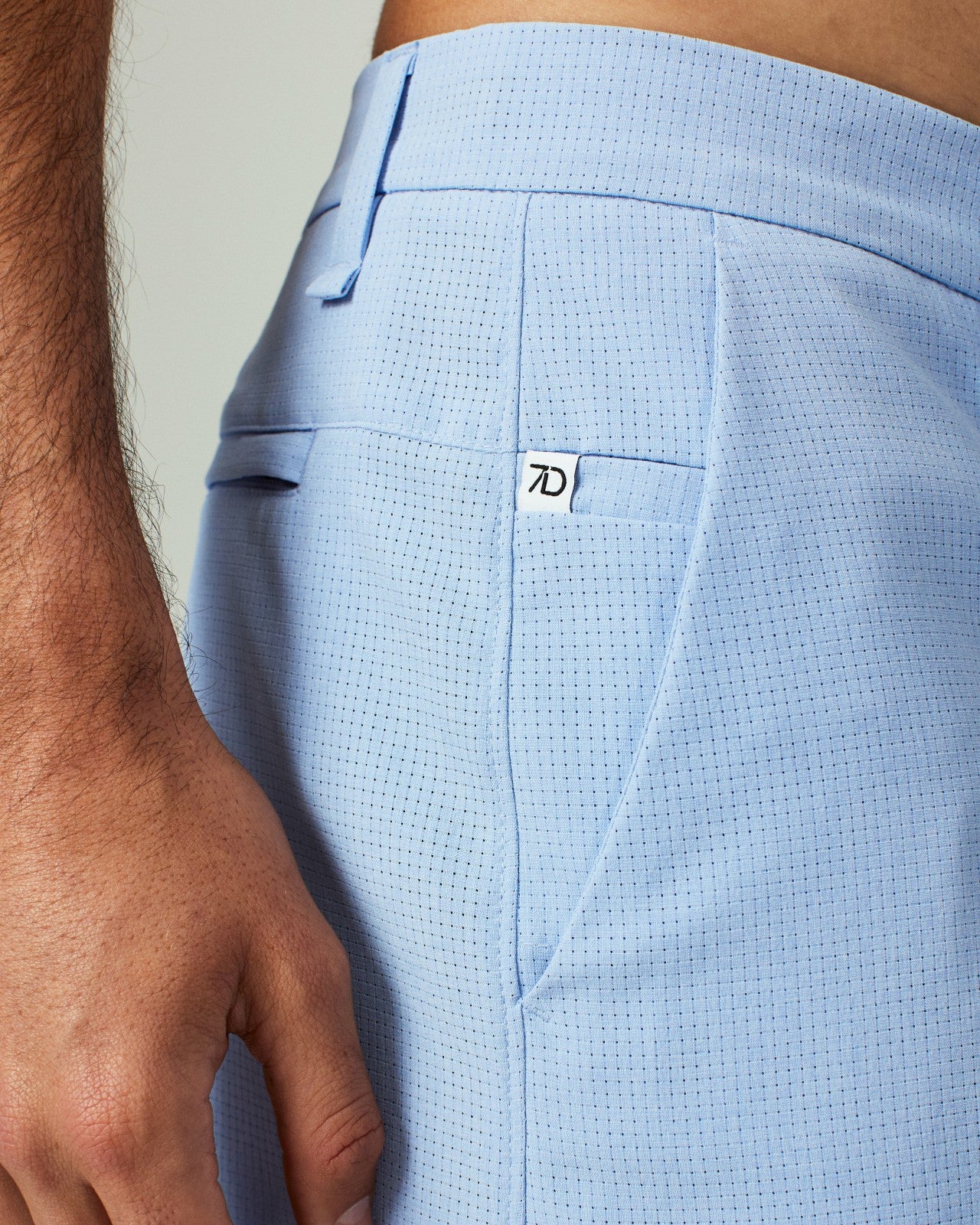 7Diamonds Oxygenate 7" Short