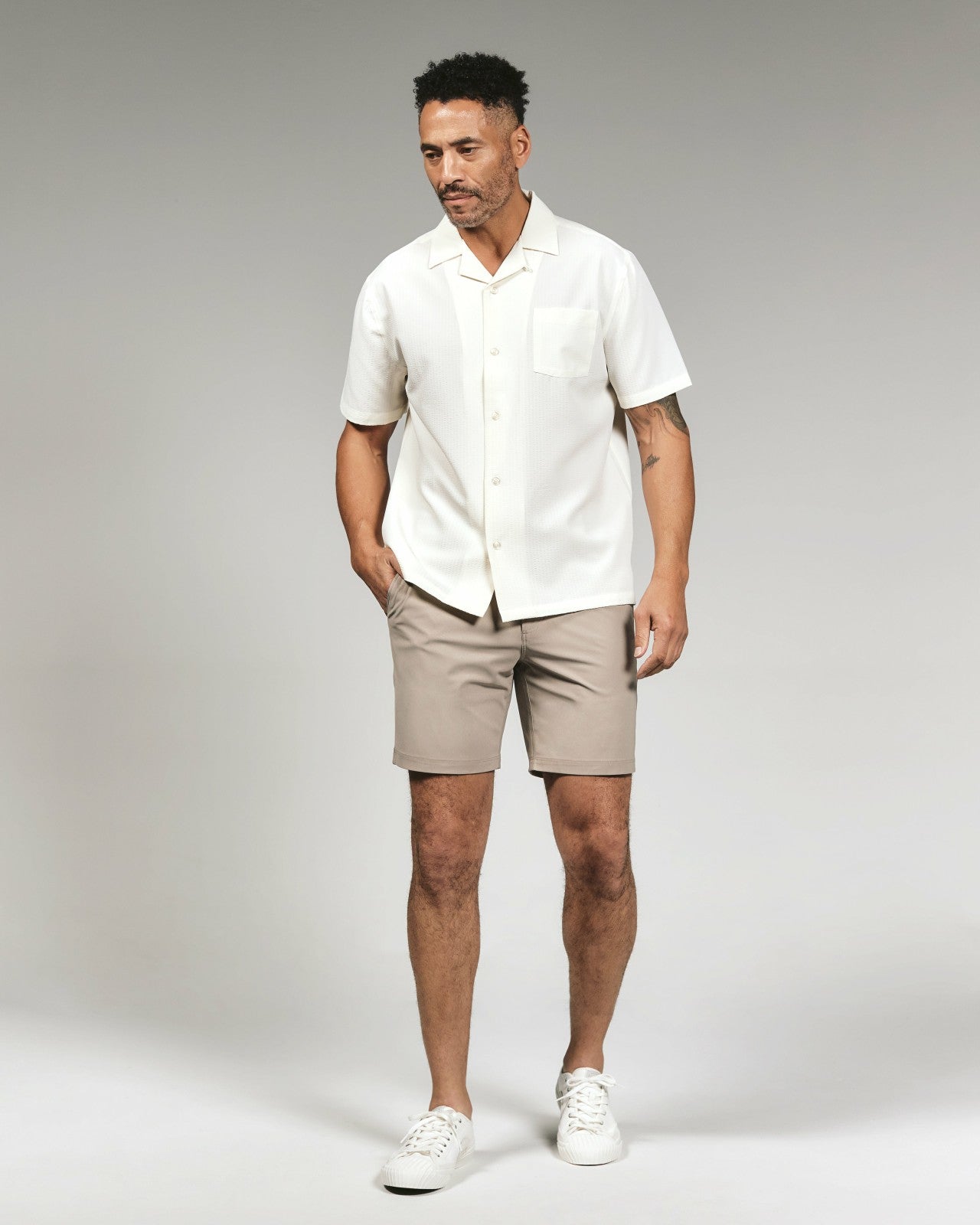 7Diamonds Infinity™ 8" Chino Short