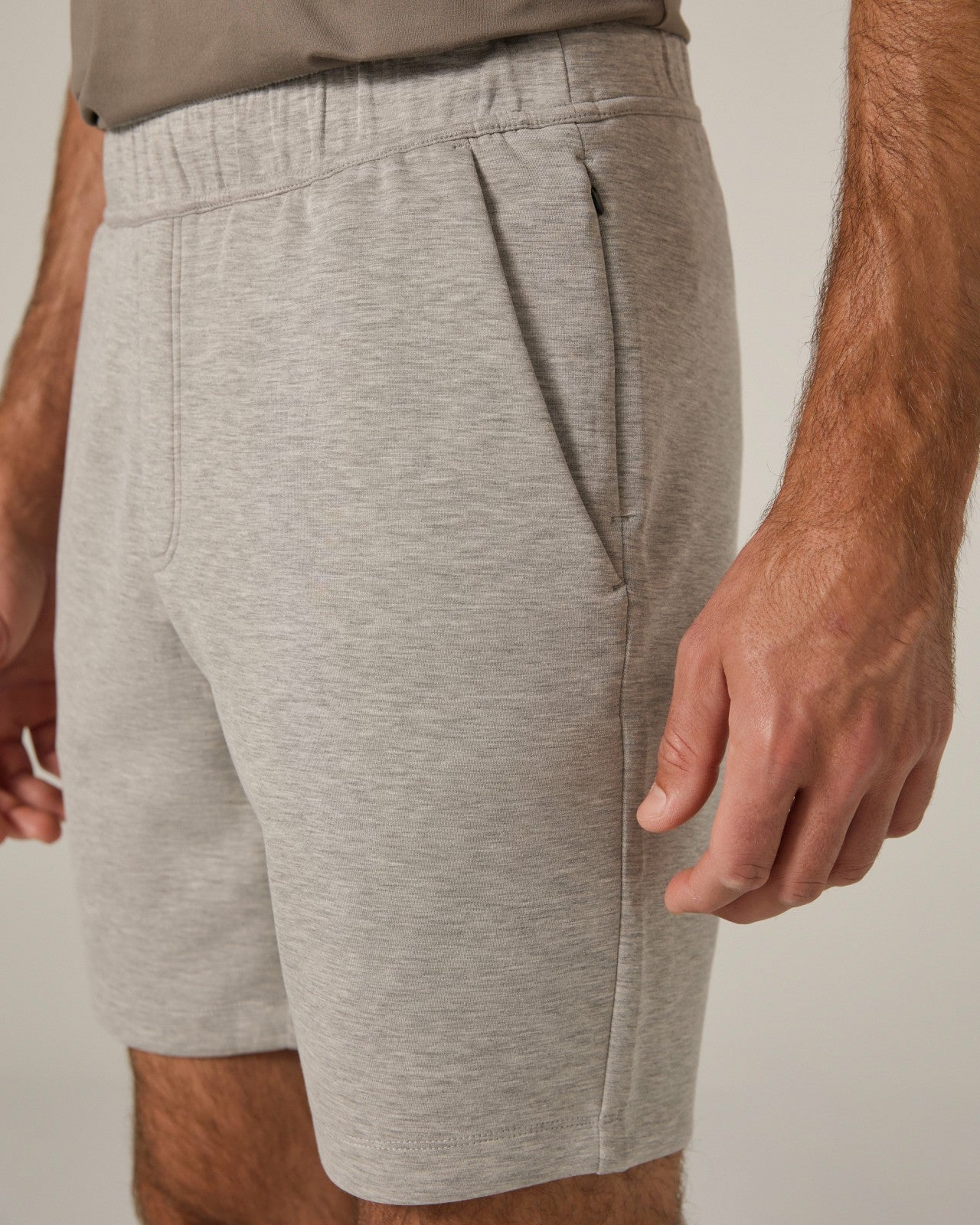 7Diamonds REV™ Classic 8" Short