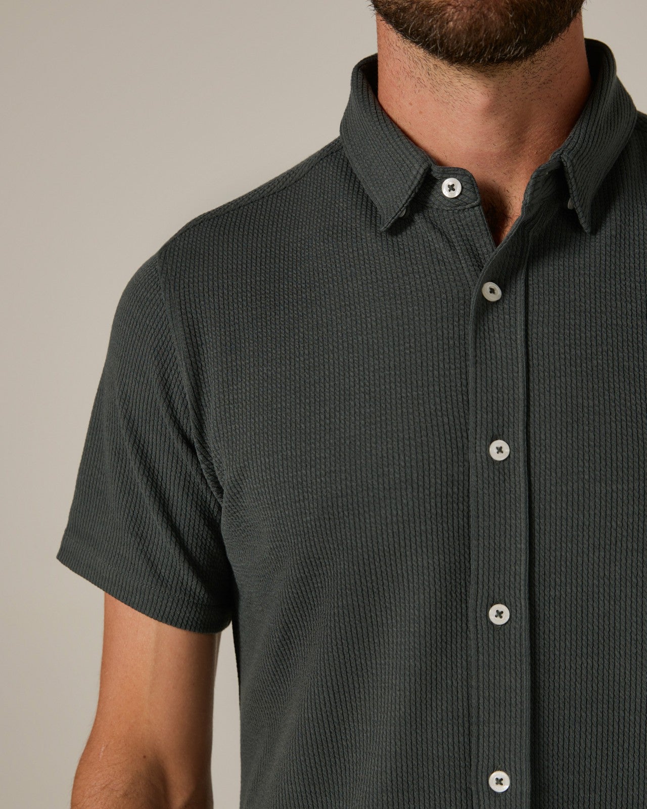 7Diamonds Levine Seersucker Stretch Short Sleeve Shirt