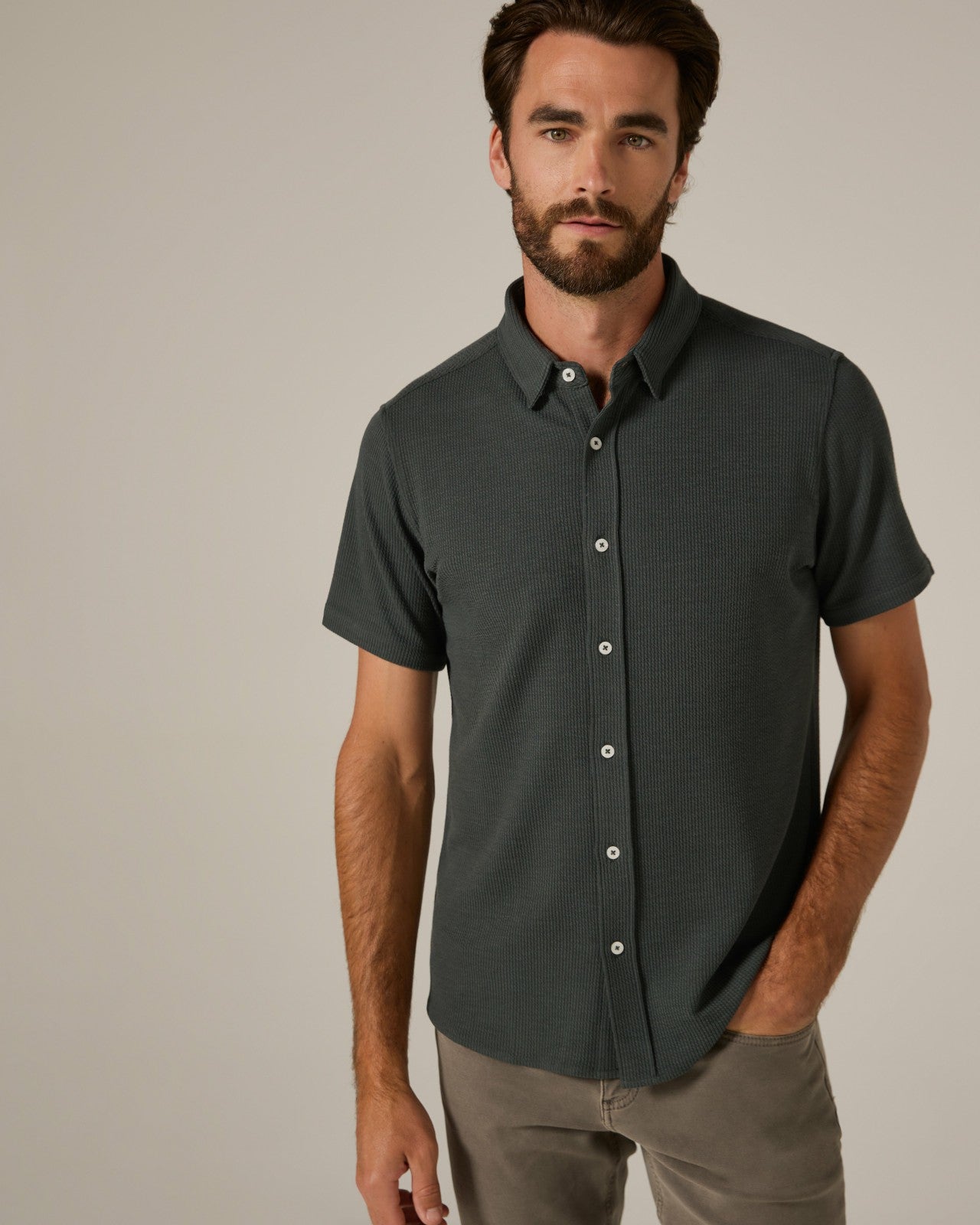 7Diamonds Levine Seersucker Stretch Short Sleeve Shirt