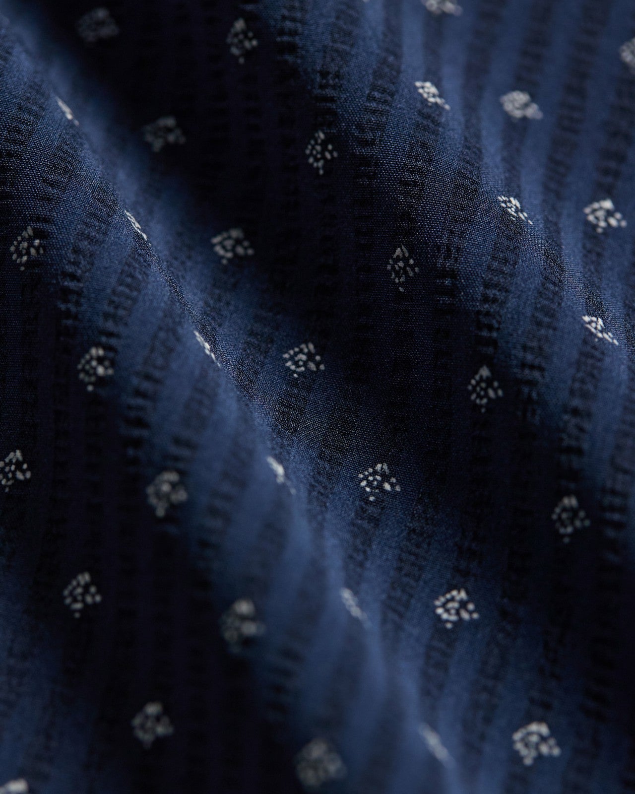 7Diamonds Thiago Seersucker Stretch Short Sleeve Shirt