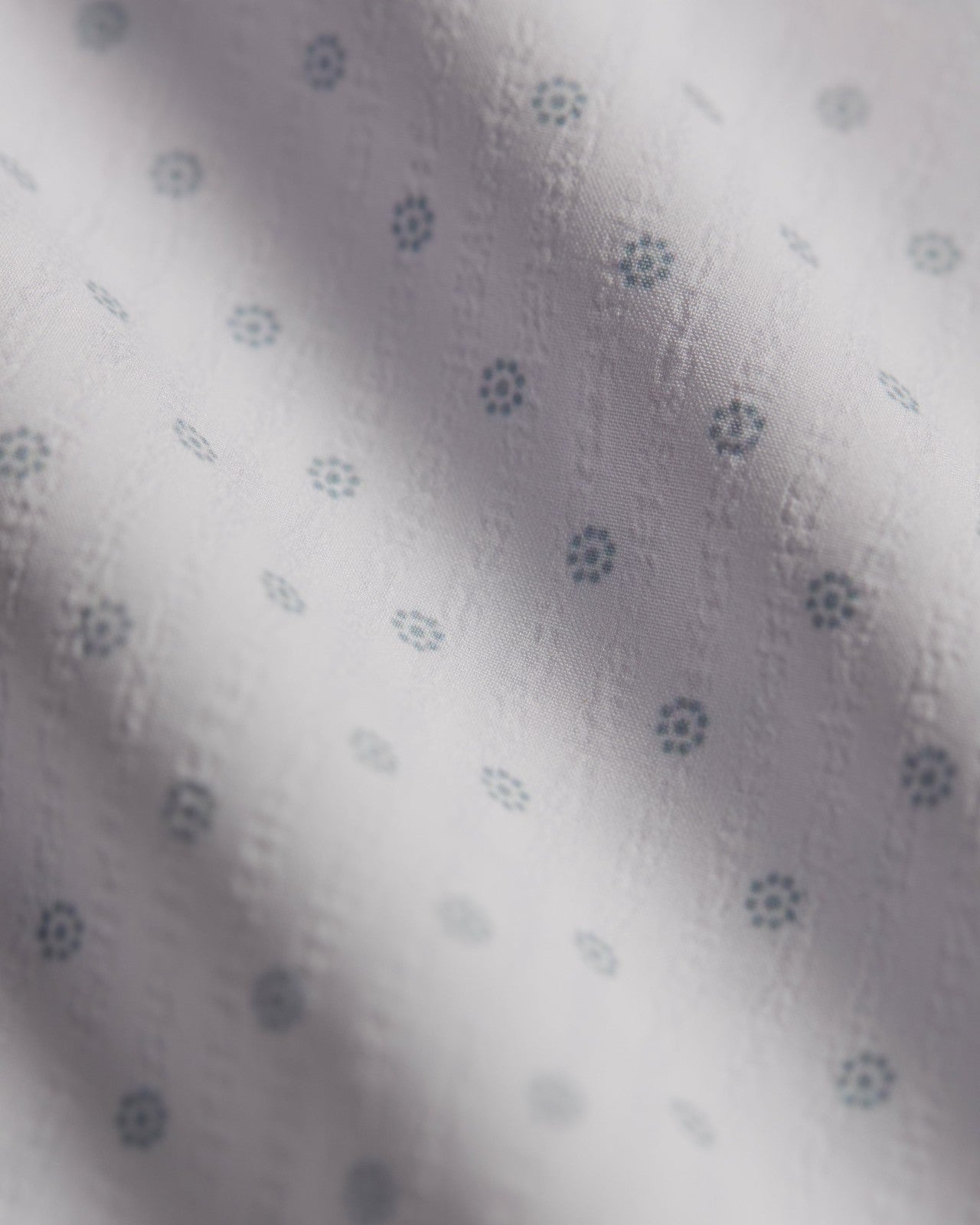 7Diamonds Gareth Seersucker Stretch Short Sleeve Shirt