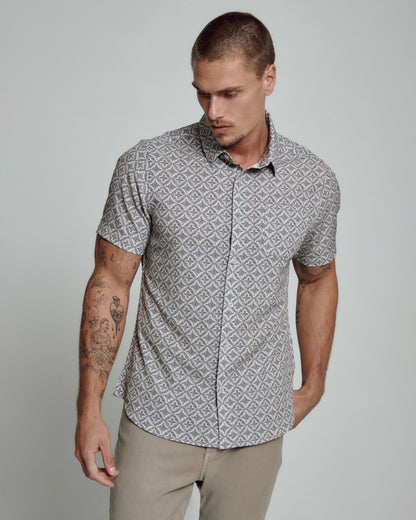 7Diamonds Lucca Seersucker Stretch Short Sleeve Shirt