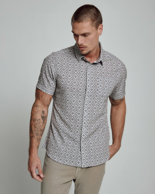 7Diamonds Lucca Seersucker Stretch Short Sleeve Shirt