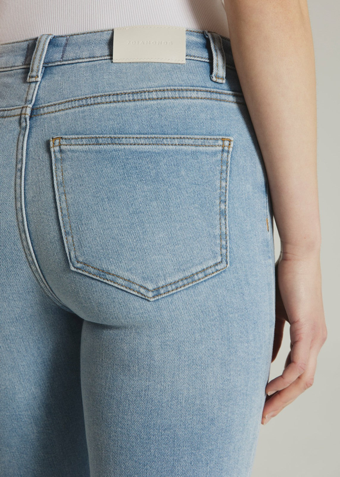 7Diamonds Cara Mid-Rise Skinny