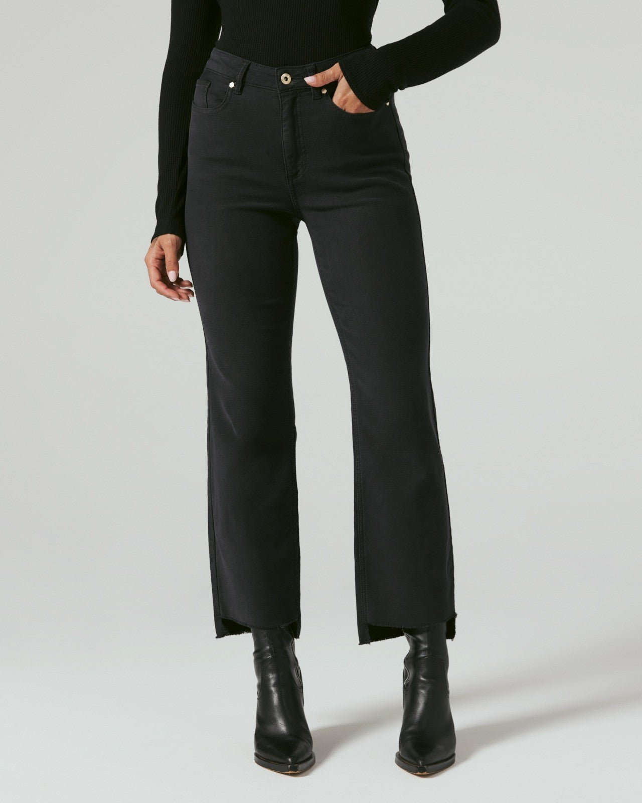 7Diamonds Generation™ Kick Flare Pant