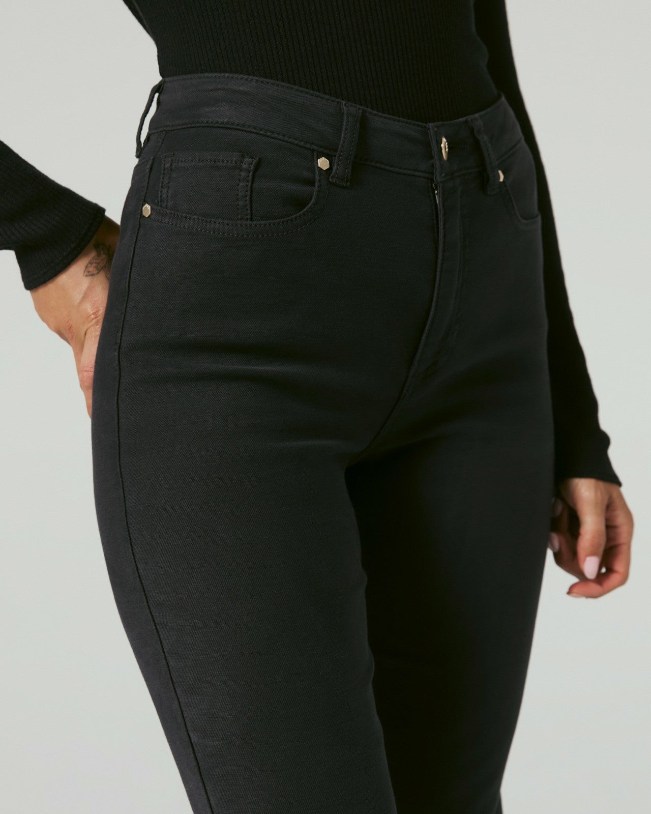 7Diamonds Generation™ Kick Flare Pant