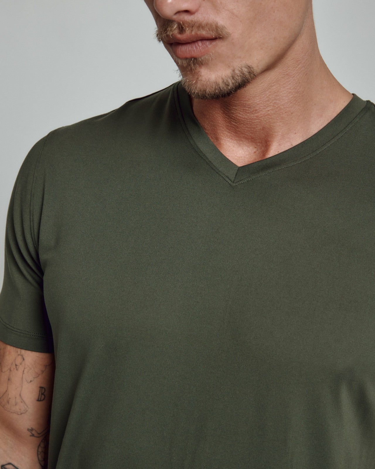 7Diamonds Core V-Neck Tee