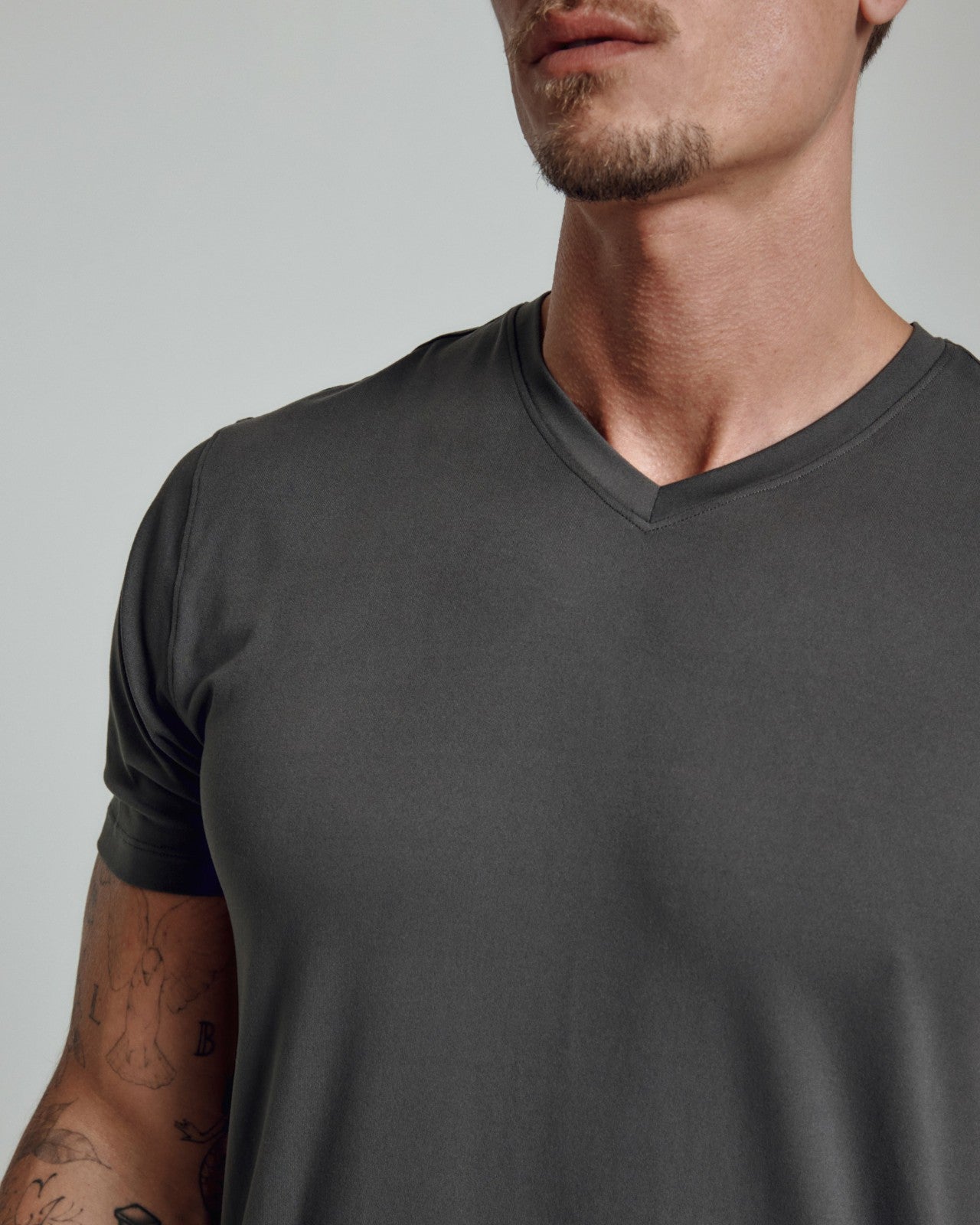 7Diamonds Core V-Neck Tee