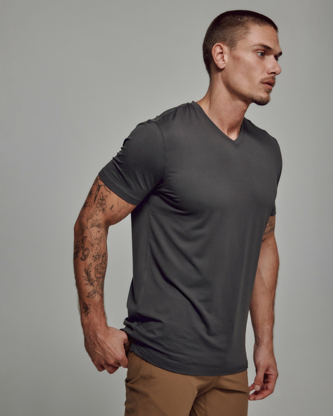 7Diamonds Core V-Neck Tee