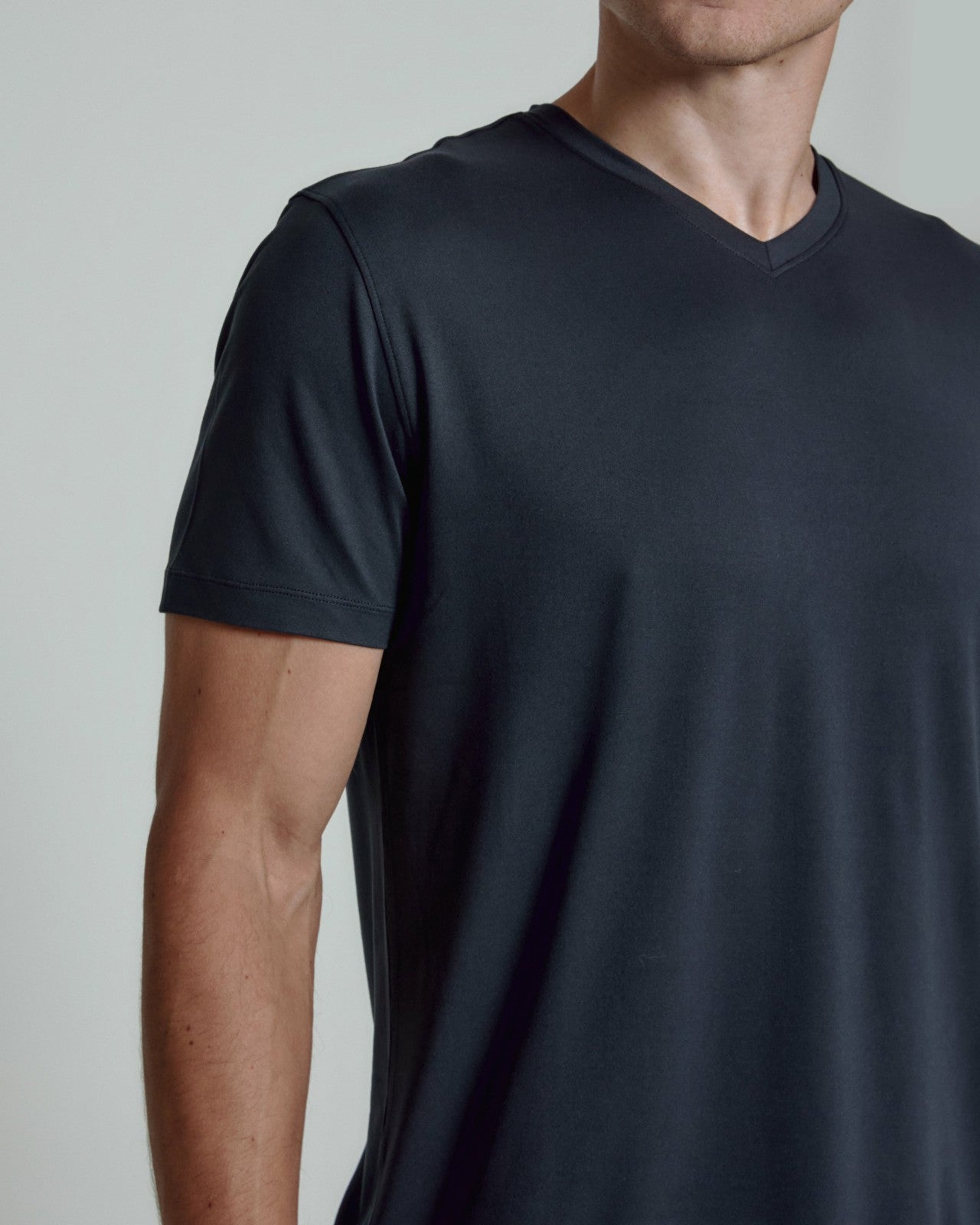 7Diamonds Core V-Neck Tee