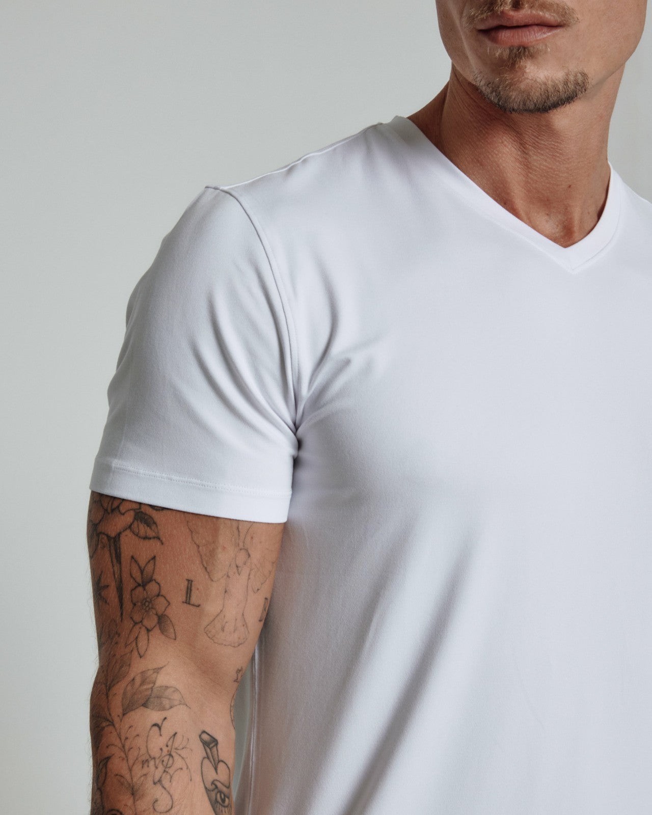 7Diamonds Core V-Neck Tee