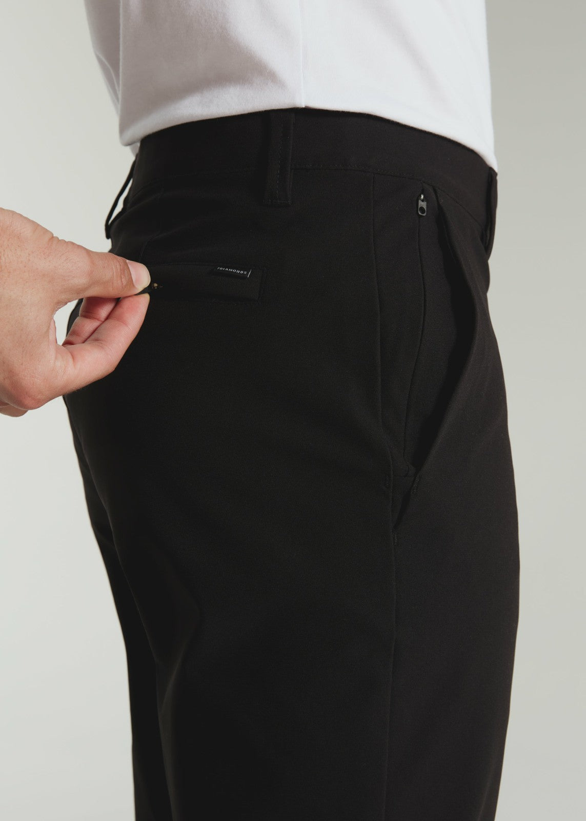 7Diamonds Infinity™ Chino Pant