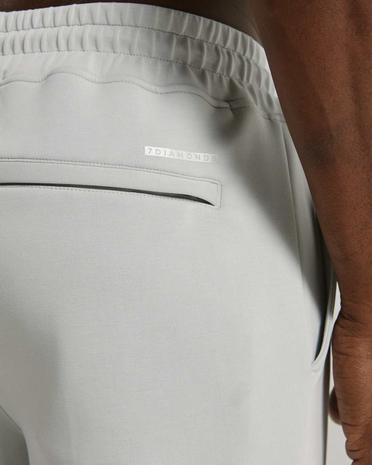 7Diamonds REV™ 8" Short