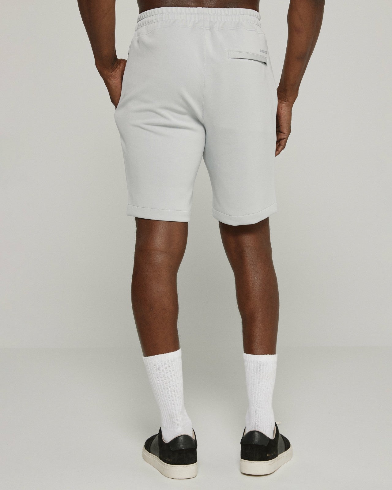 7Diamonds REV™ 8" Short
