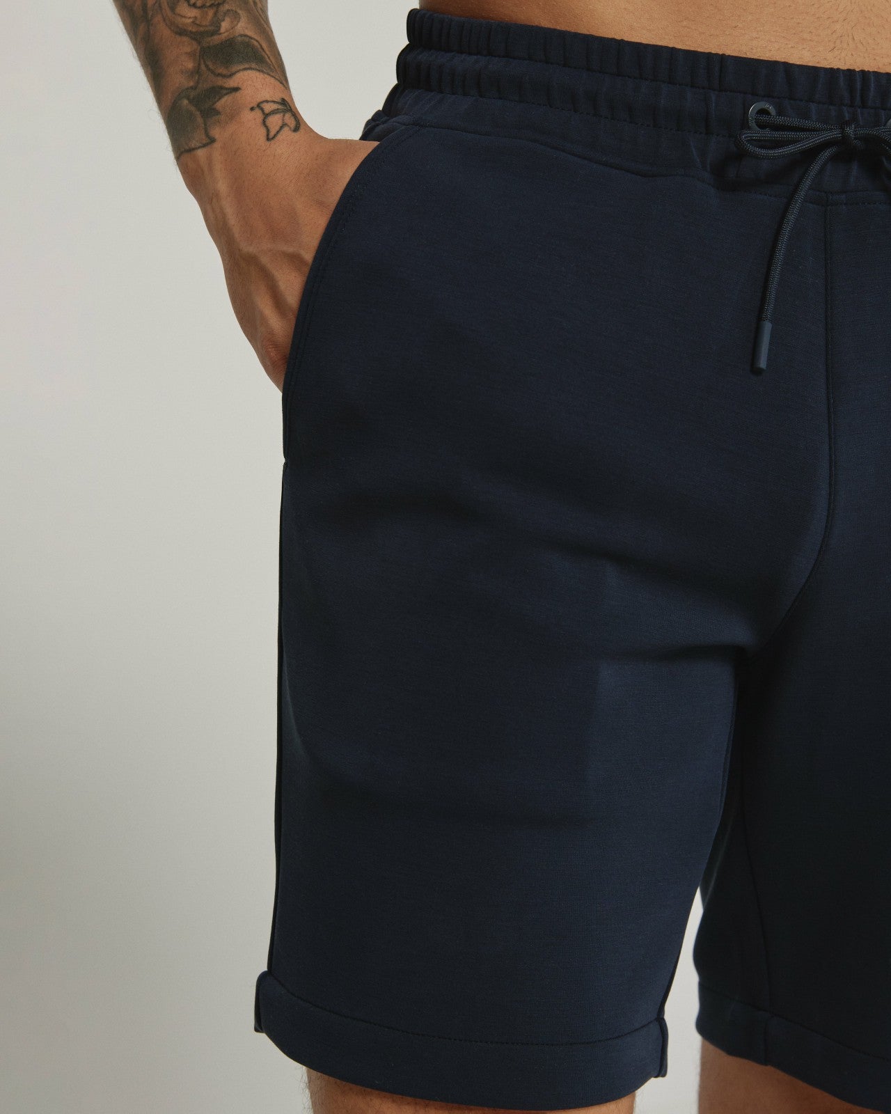 7Diamonds REV™ 8" Short