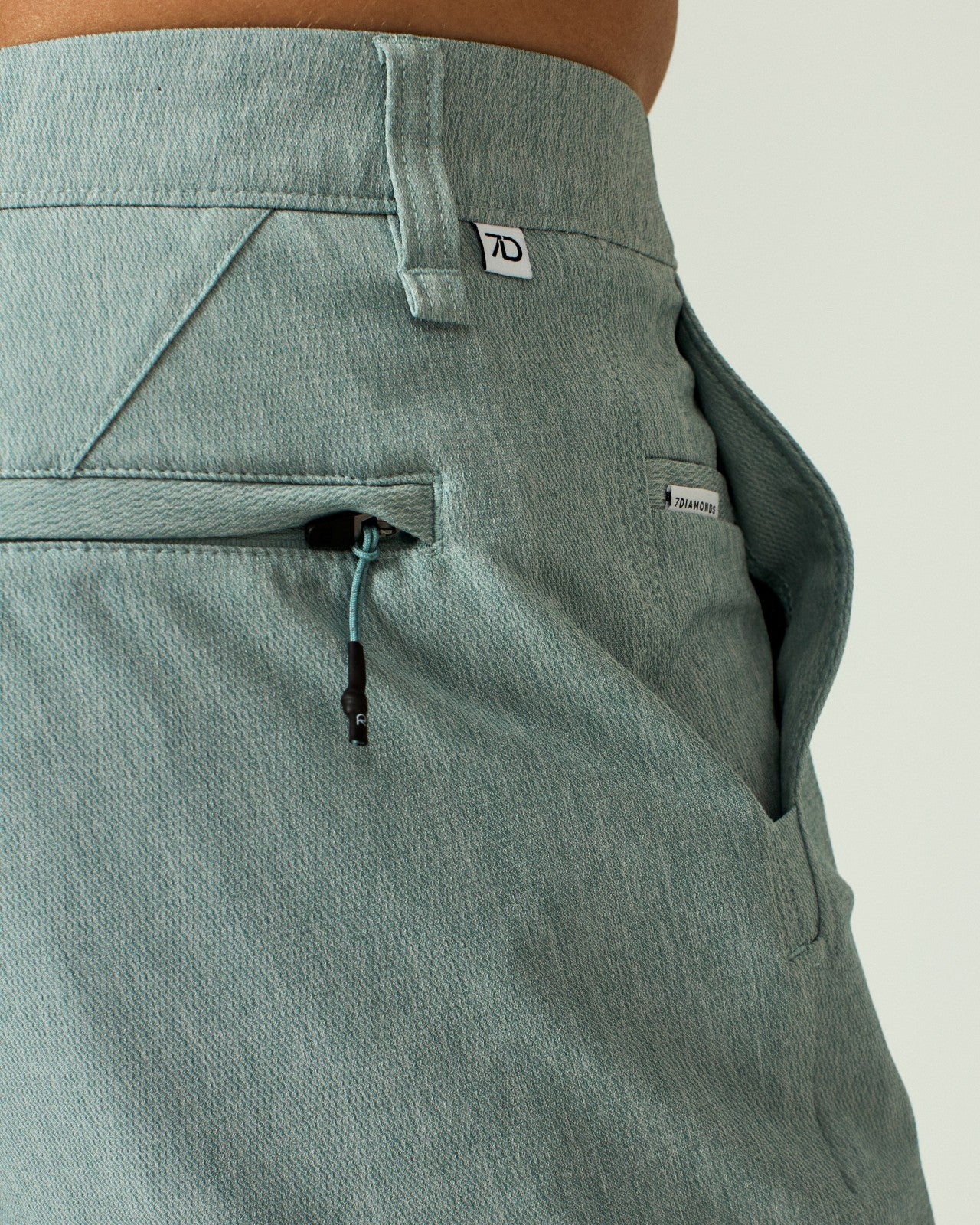 7Diamonds Everest 8" Short