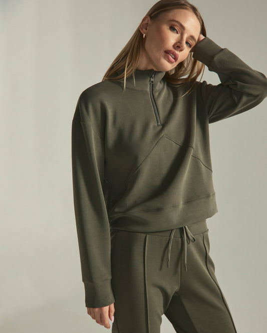 7Diamonds REV™ Crop Quarter-Zip Pullover