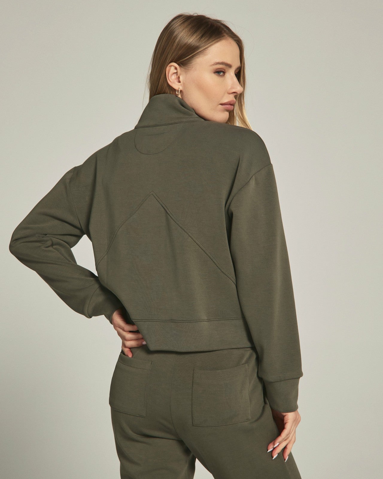 7Diamonds REV™ Crop Quarter-Zip Pullover