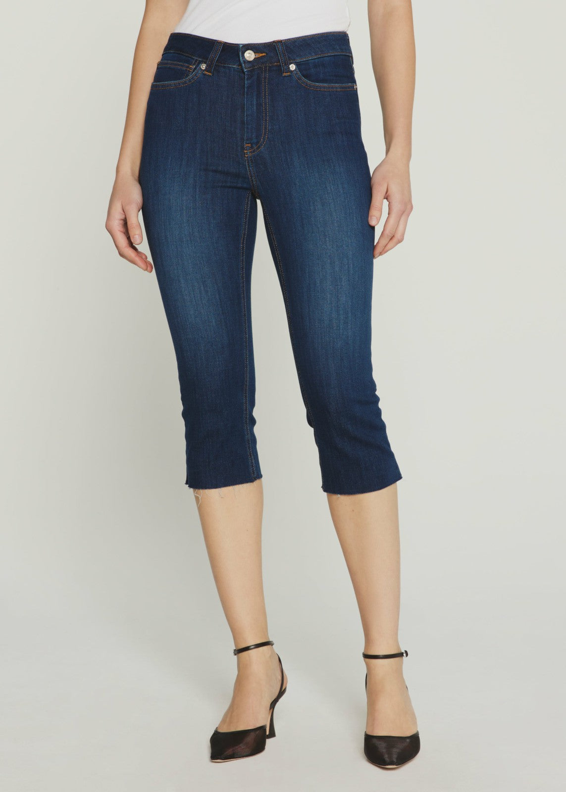 7Diamonds Coco Mid-Rise Capri