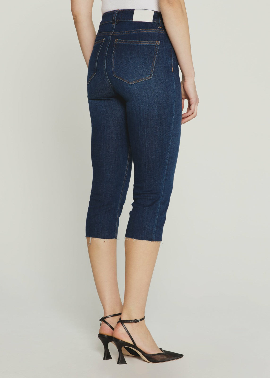 7Diamonds Coco Mid-Rise Capri