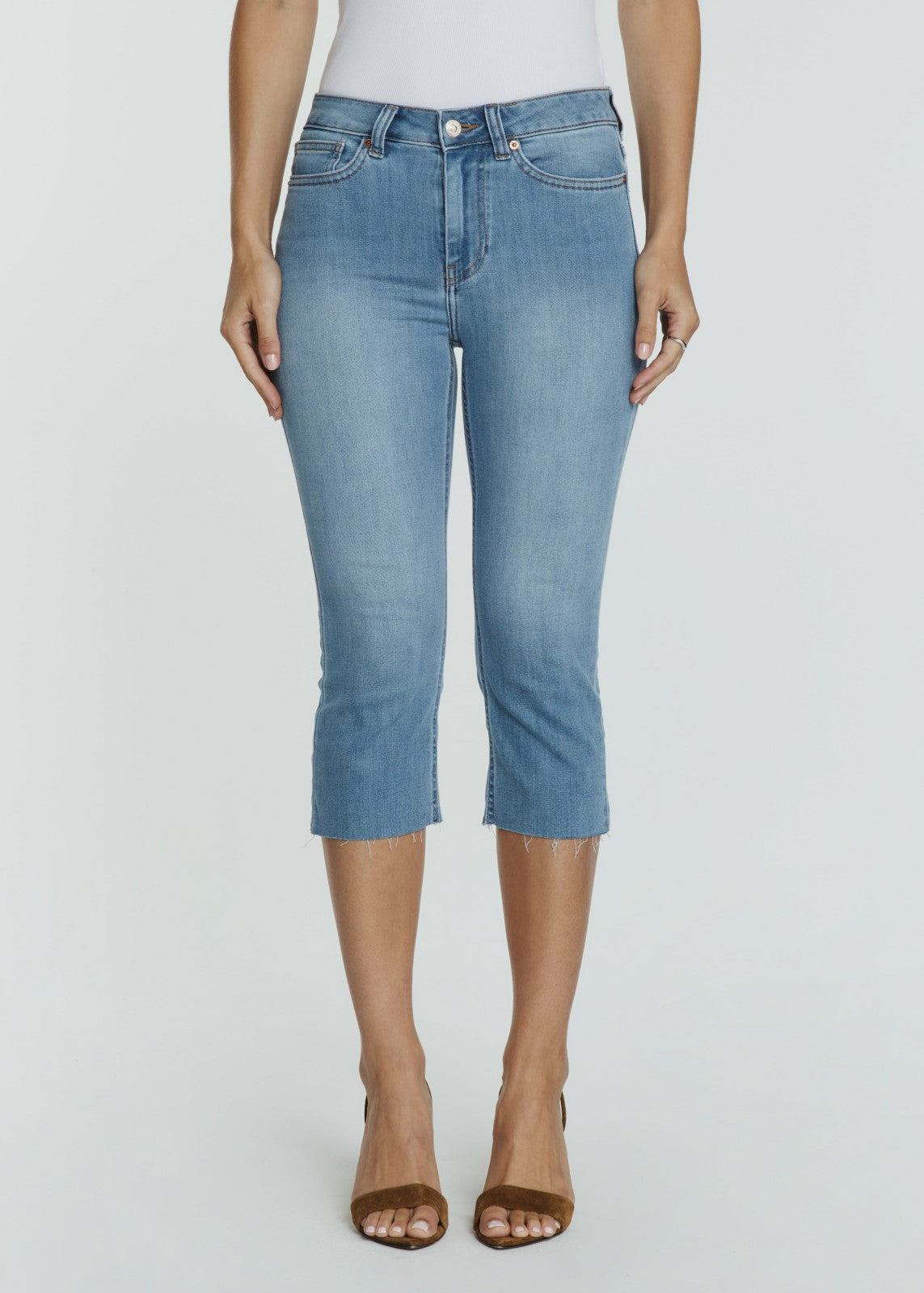 7Diamonds Coco Mid-Rise Capri