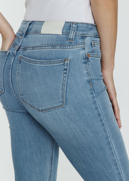 7Diamonds Coco Mid-Rise Capri