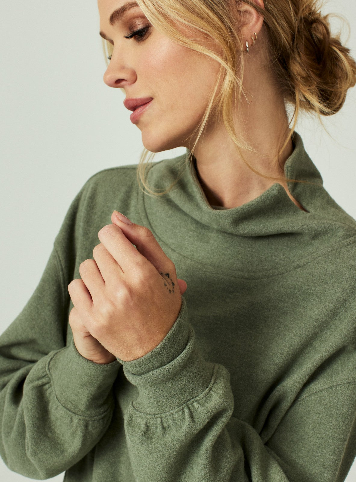 7Diamonds Generation™ Soft Mockneck Pullover