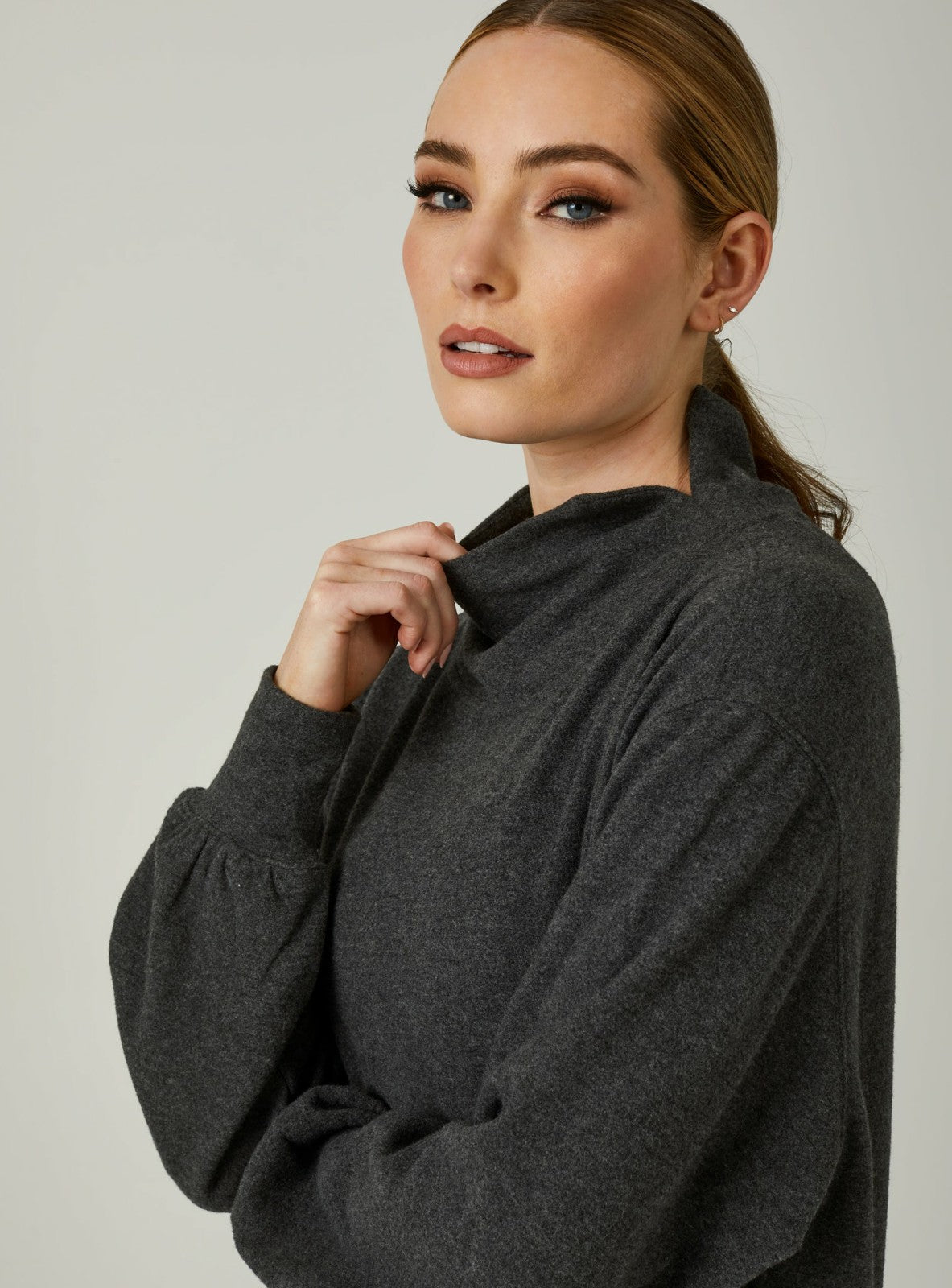 7Diamonds Generation™ Soft Mockneck Pullover